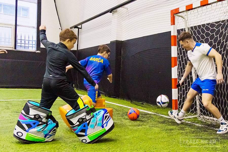 fytbolniy_prazdnik_prokaznik_v_moskve футбольный день рождения